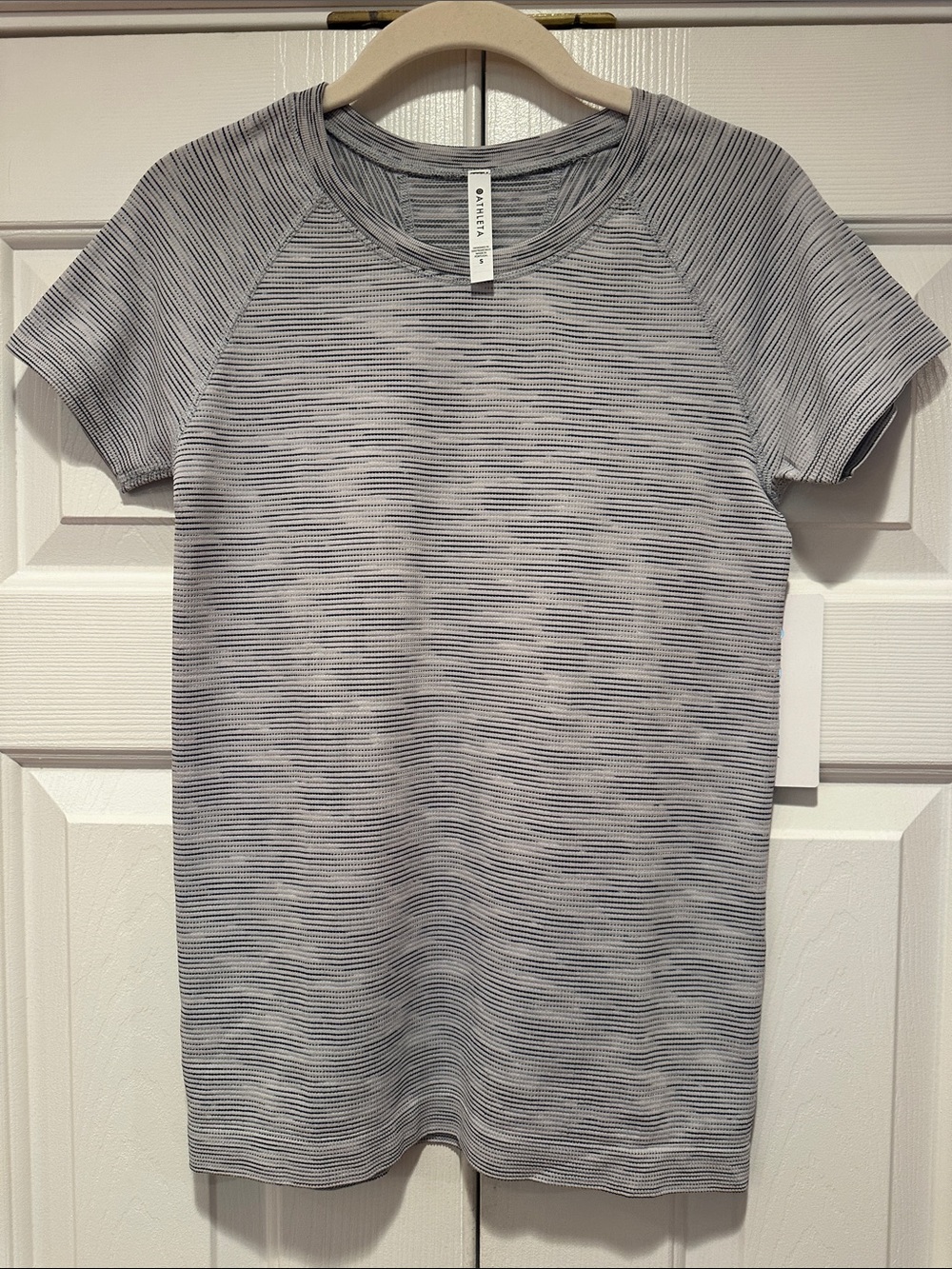 Athleta Momentum Spacedye Light Gray Short Sleeve Crew Tee